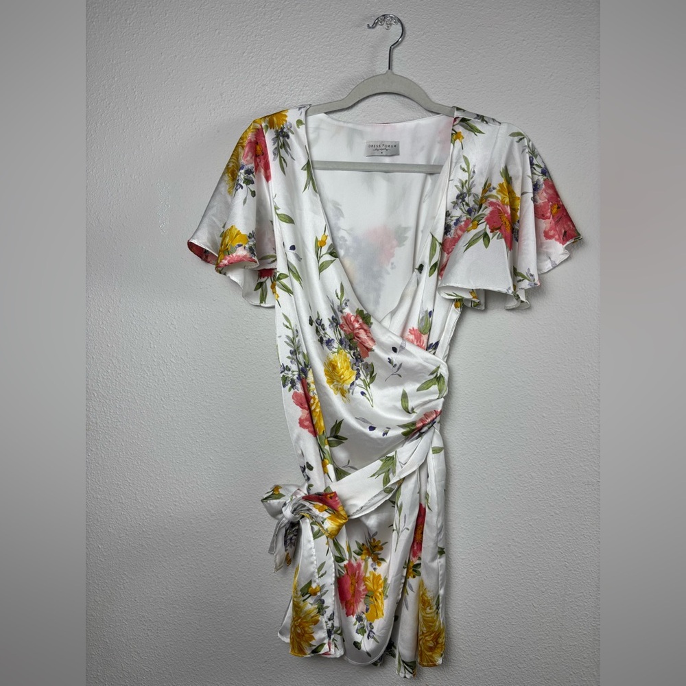 Dress Forum White Floral Midi Dress